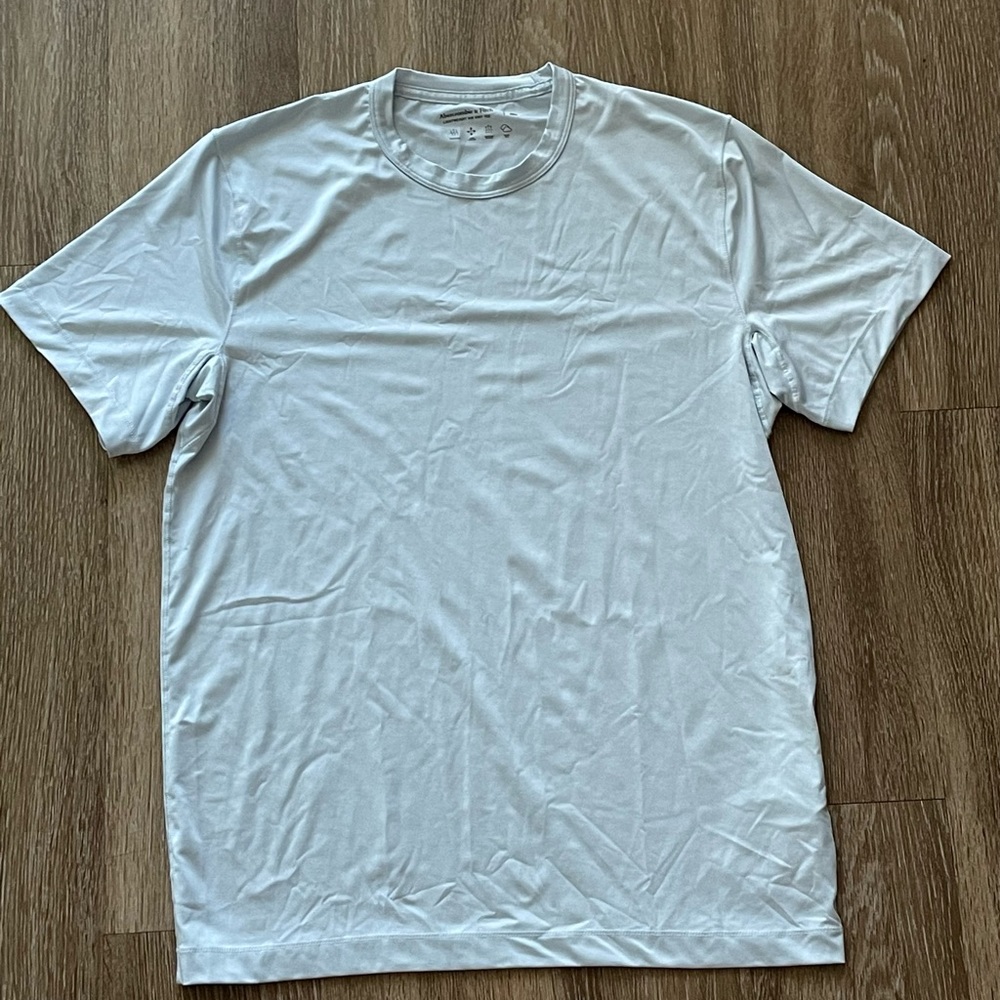 A&F Men’s Lightweight Air Knit Tee